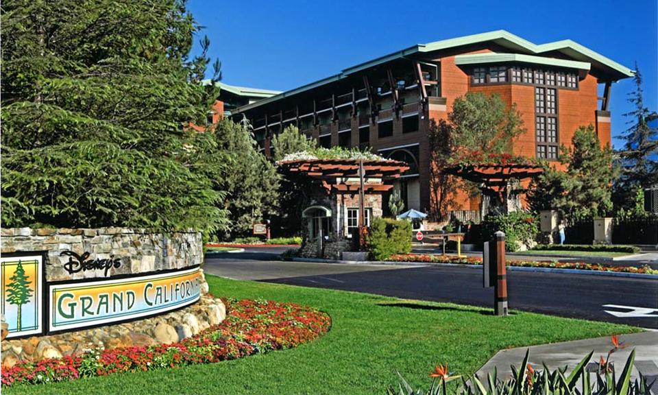 DISNEY’S GRAND CALIFORNIAN HOTEL & SPA – Fantasie Vacations